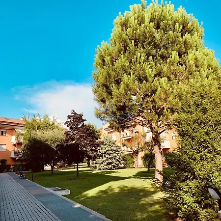 Little Italy Apt- Piscina E Relax Al Di Garda Σιρμιόνε