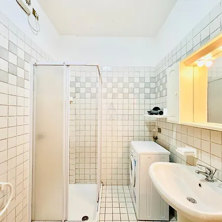 Little Italy Apt- Piscina E Relax Al Di Garda Διαμέρισμα *