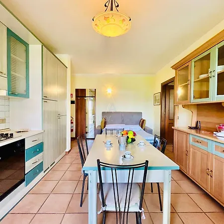 Apartment Little Italy Apt- Piscina E Relax Al Di Garda
